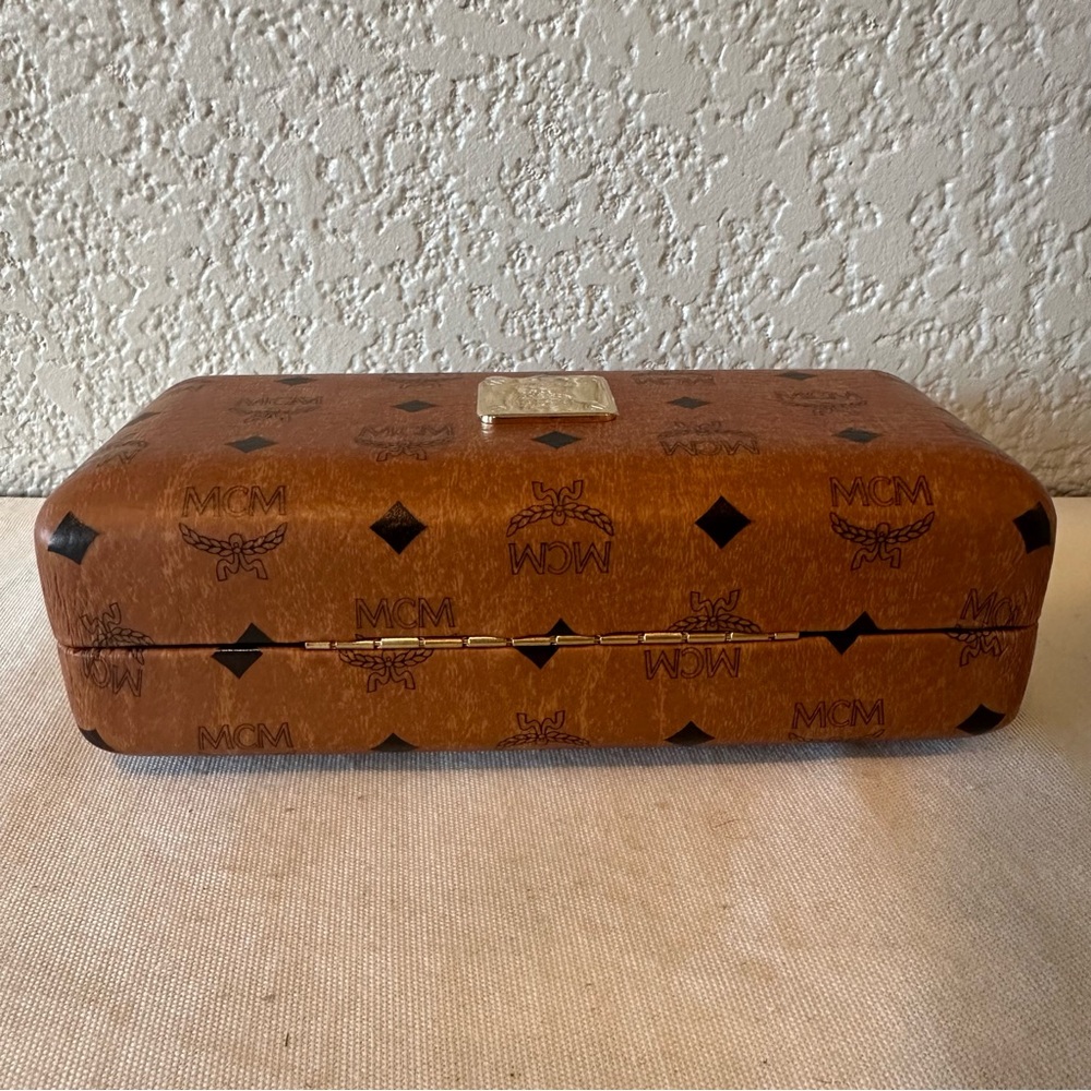 MCM Eyeglass Sunglass Hardshell Case & Cleaning Cloth - Picture 6 of 13